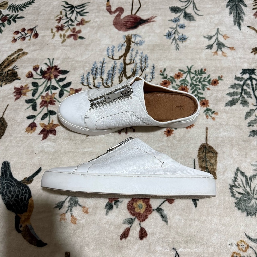 Frye Women's Lena Zip Mules size 9.5M